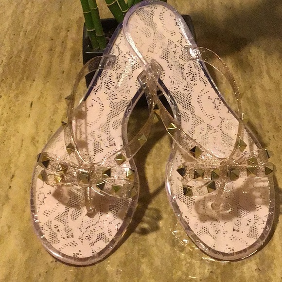 Slippers - Picture 2 of 5